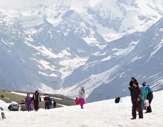 Car Hire from Amritsar to Manali